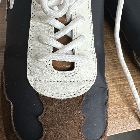 Tory Burch woman’s Sneakers in Black, White, and Brown - Picture 8 of 16